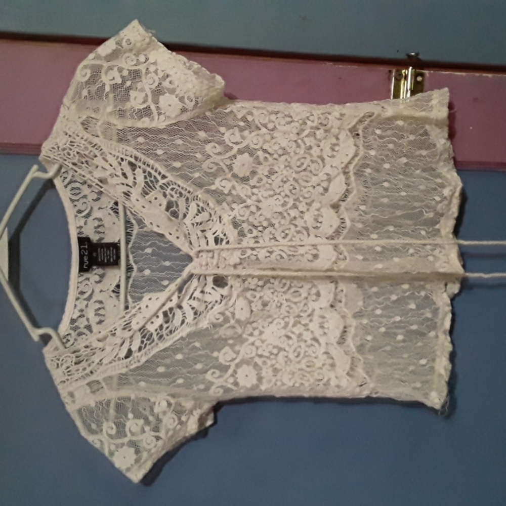 Rue21 Women's Shirt. Size XS. Lace.